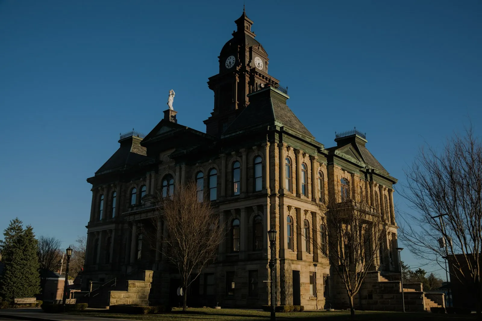 A county courthouse